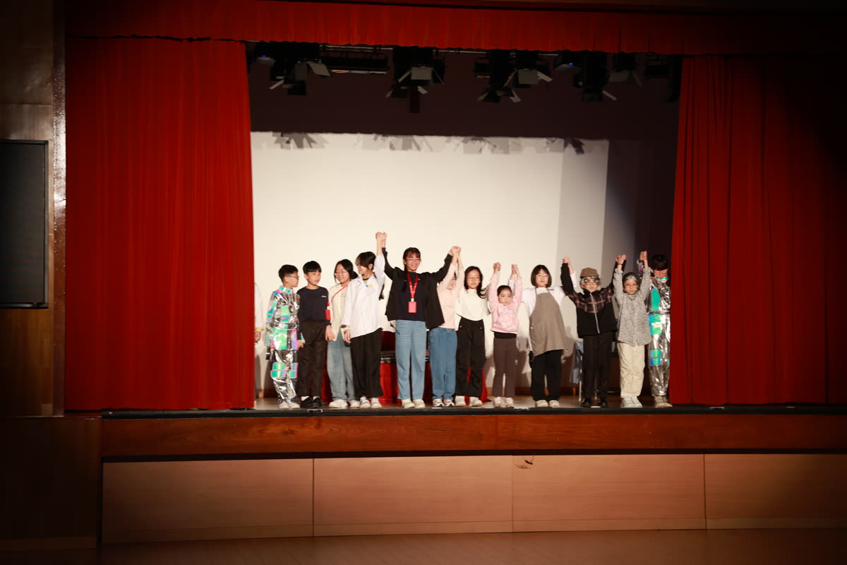 全體演員謝幕